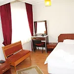 Hotel Kapris 2*