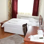 Hotel Kapris 2*